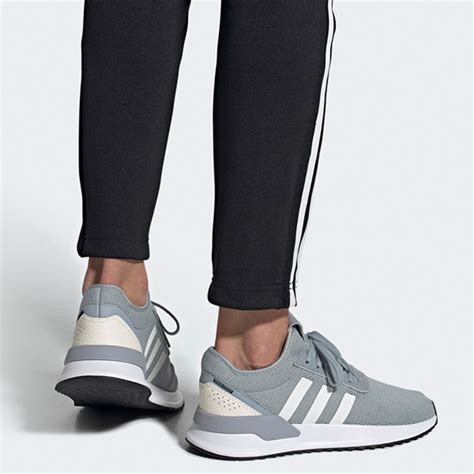 adidas schuh grau damen trend|Graue Sneaker .